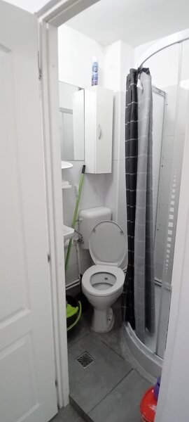 Titan Ozana, metrou 1 Decembrie 3 minute